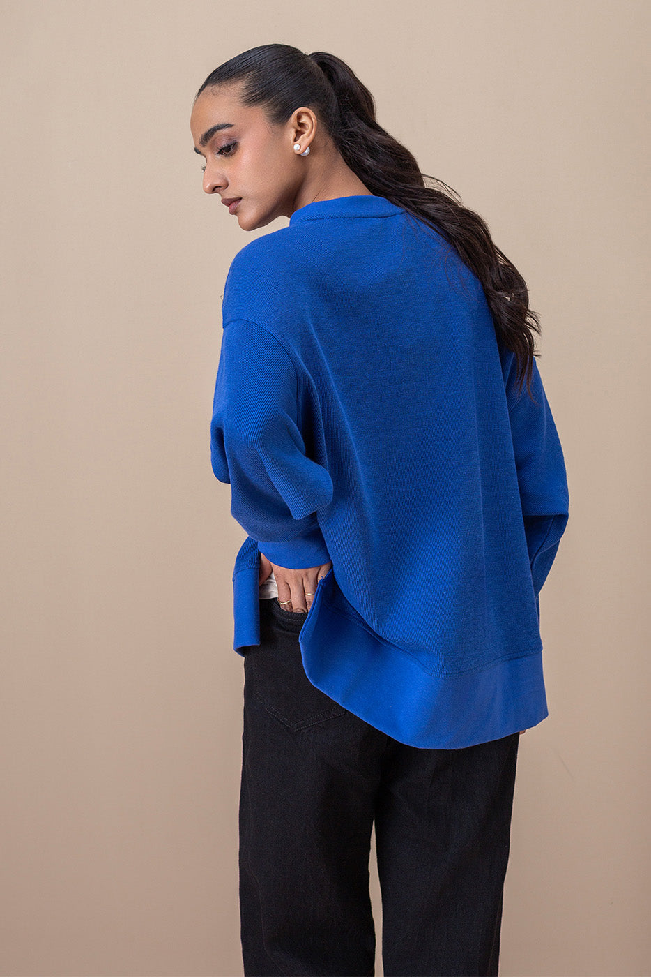 TEXTURED SWEATSHIRT