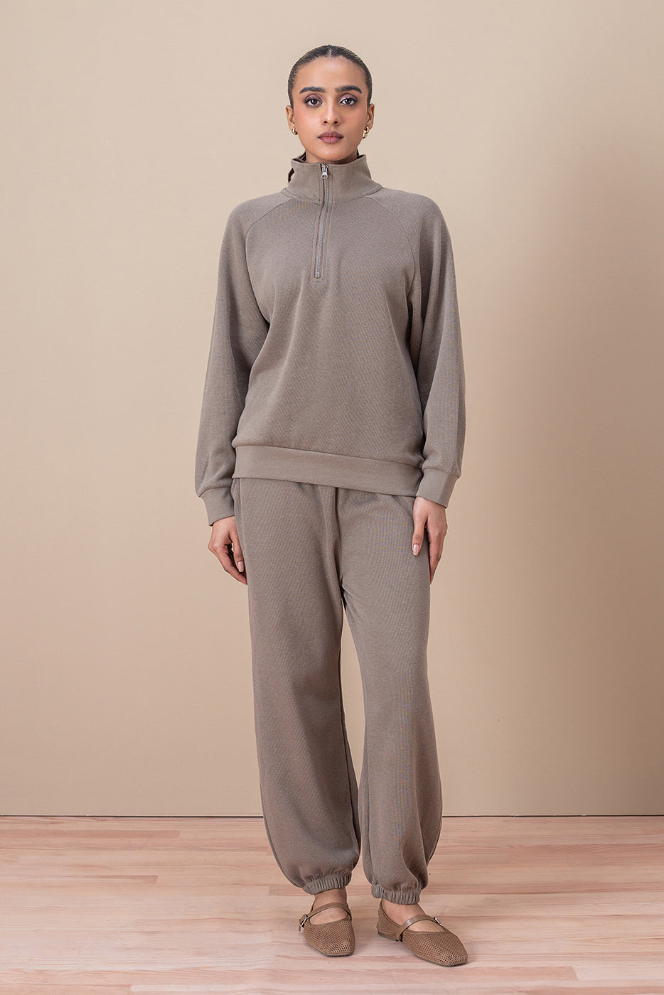 HALF ZIP SWEATSHIRT