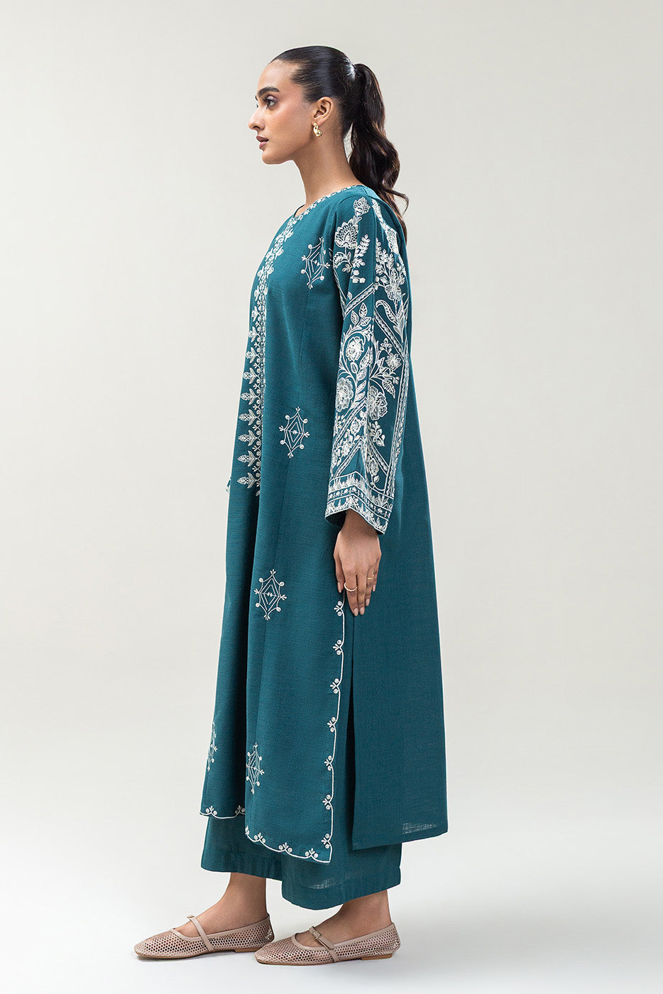 2 PIECE EMBROIDERED TWO WAY SLUB SUIT (PRET)