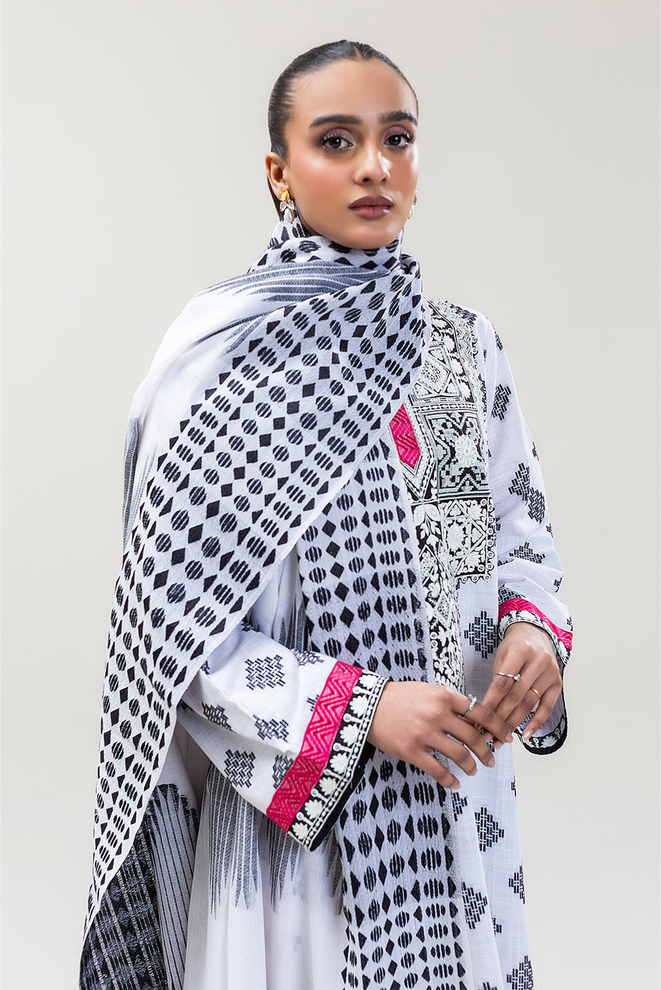 3 PIECE EMBROIDERED KHADDAR JACQUARD SUIT (PRET)