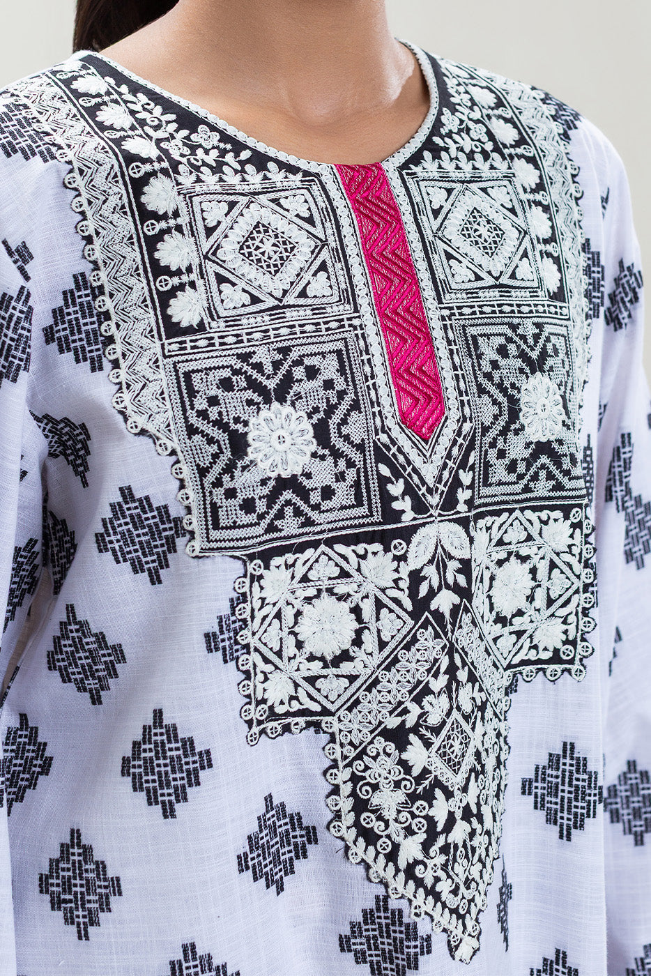 3 PIECE EMBROIDERED KHADDAR JACQUARD SUIT (PRET)